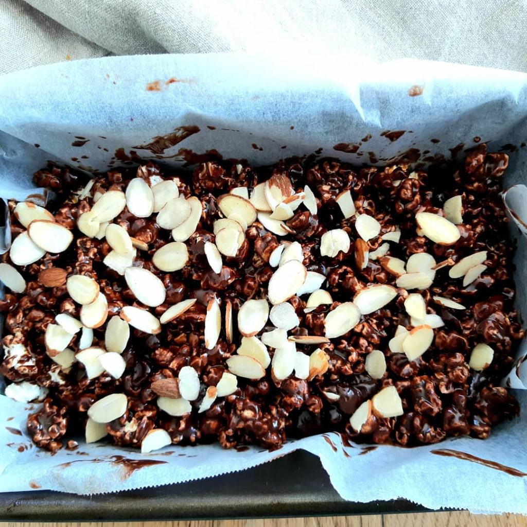 TEA's Chocolate and Cranberry Popcorn Slice